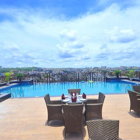 Pipul Padmaja Premium Hotel Bhubaneswar Exterior foto