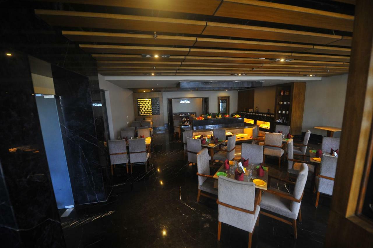 Pipul Padmaja Premium Hotel Bhubaneswar Exterior foto