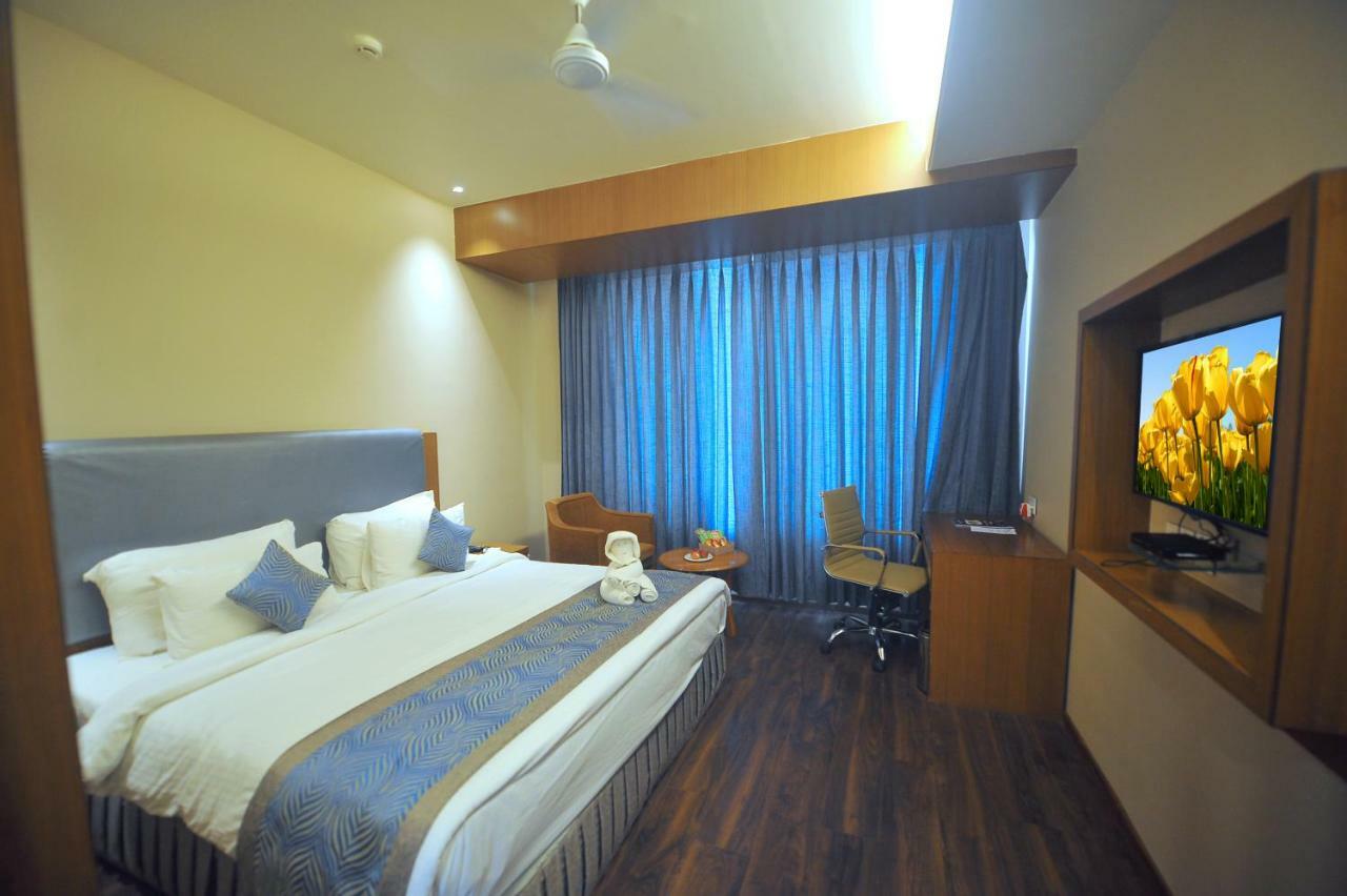 Pipul Padmaja Premium Hotel Bhubaneswar Exterior foto