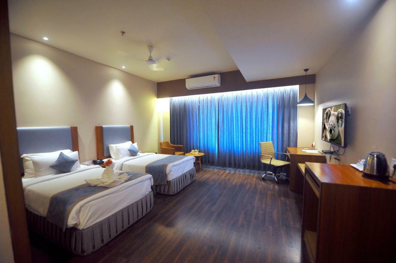 Pipul Padmaja Premium Hotel Bhubaneswar Exterior foto